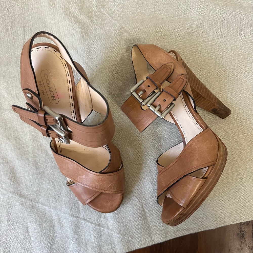 COACH Giana Ankle Strap Pump Heels Buckle Camel Leather